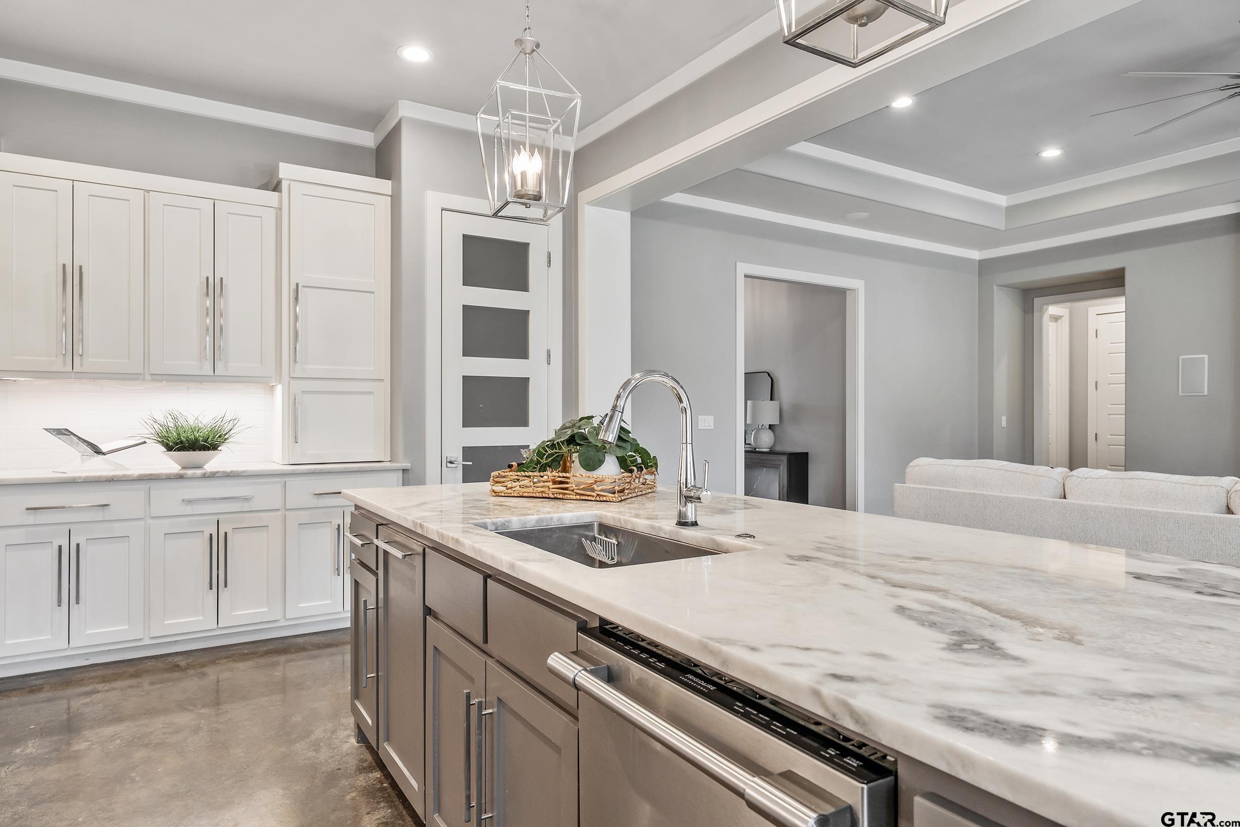 1569 Cooks Crossing