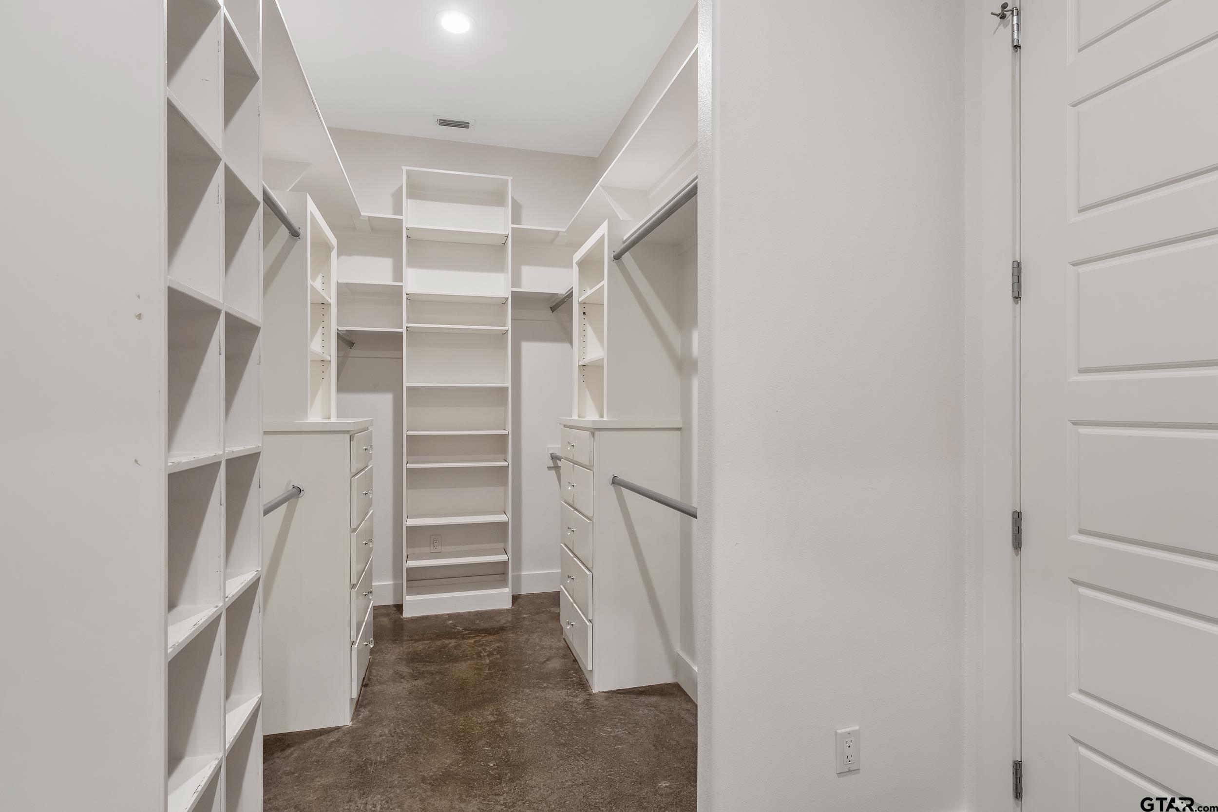 1569 Cooks Crossing