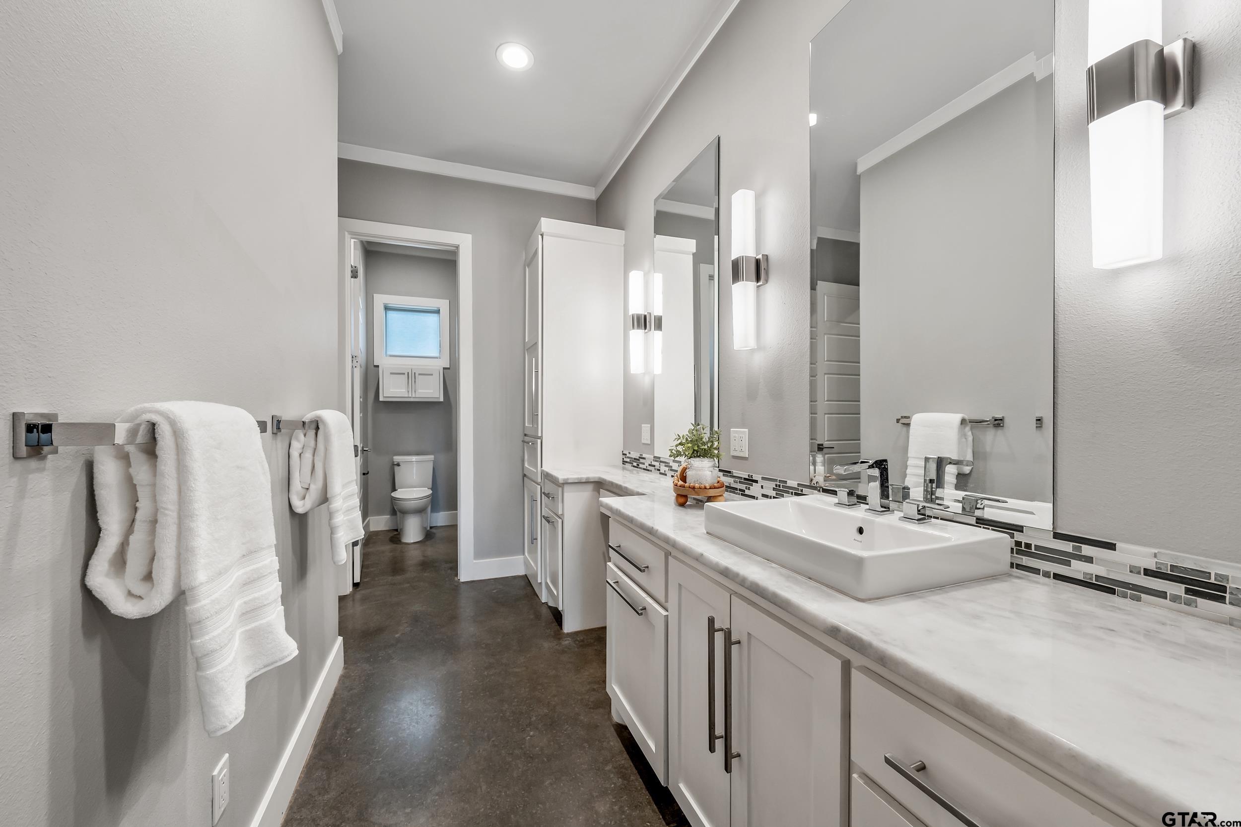 1569 Cooks Crossing