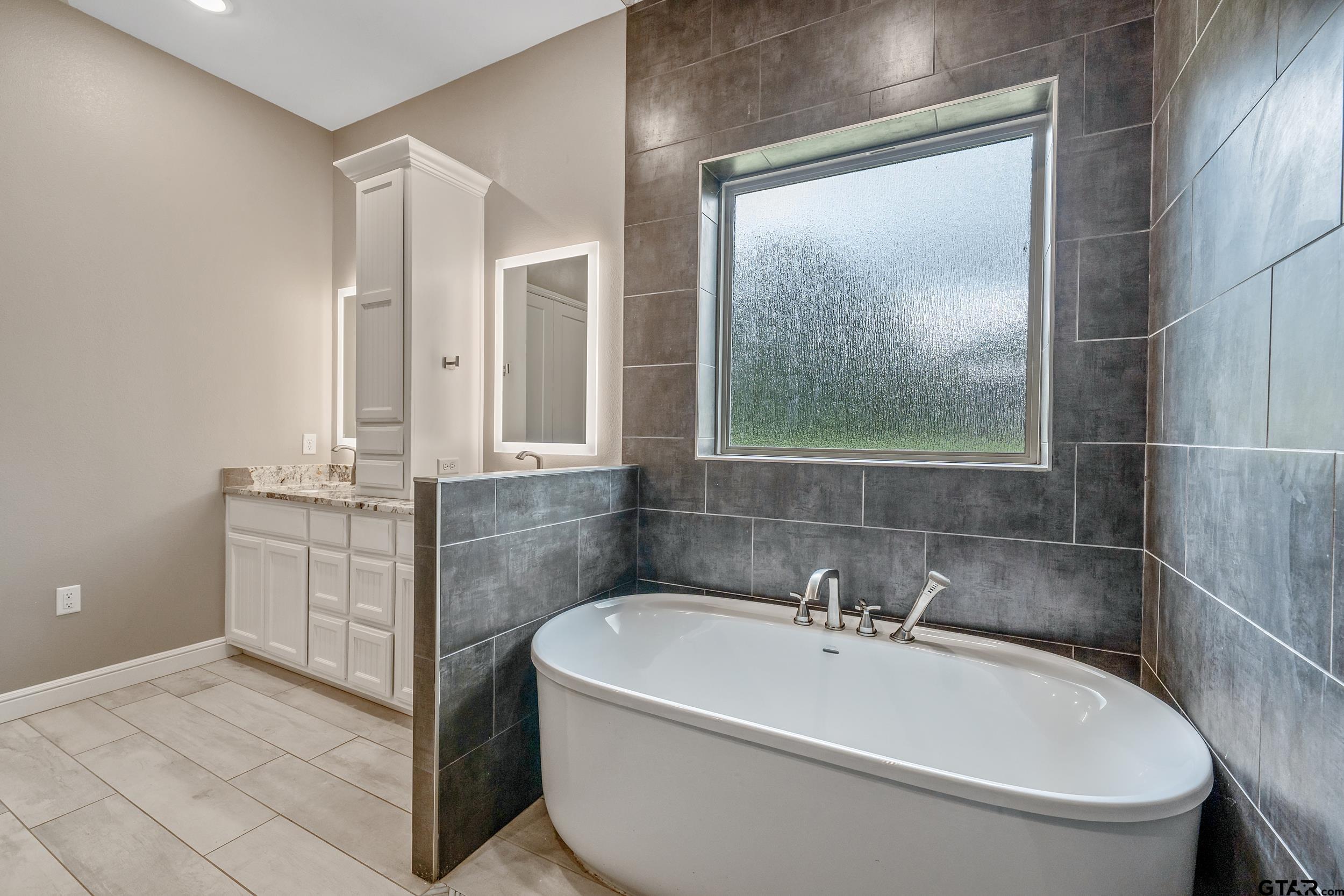 1100 County Road 3602
