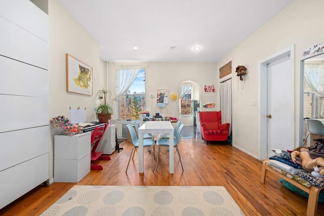 199 Monitor Street 2
