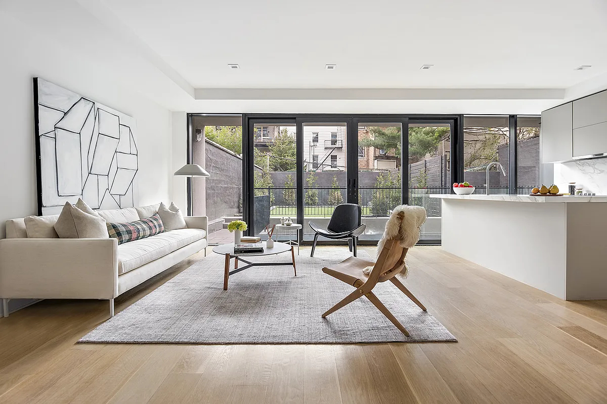 153 GREEN Street 1A
