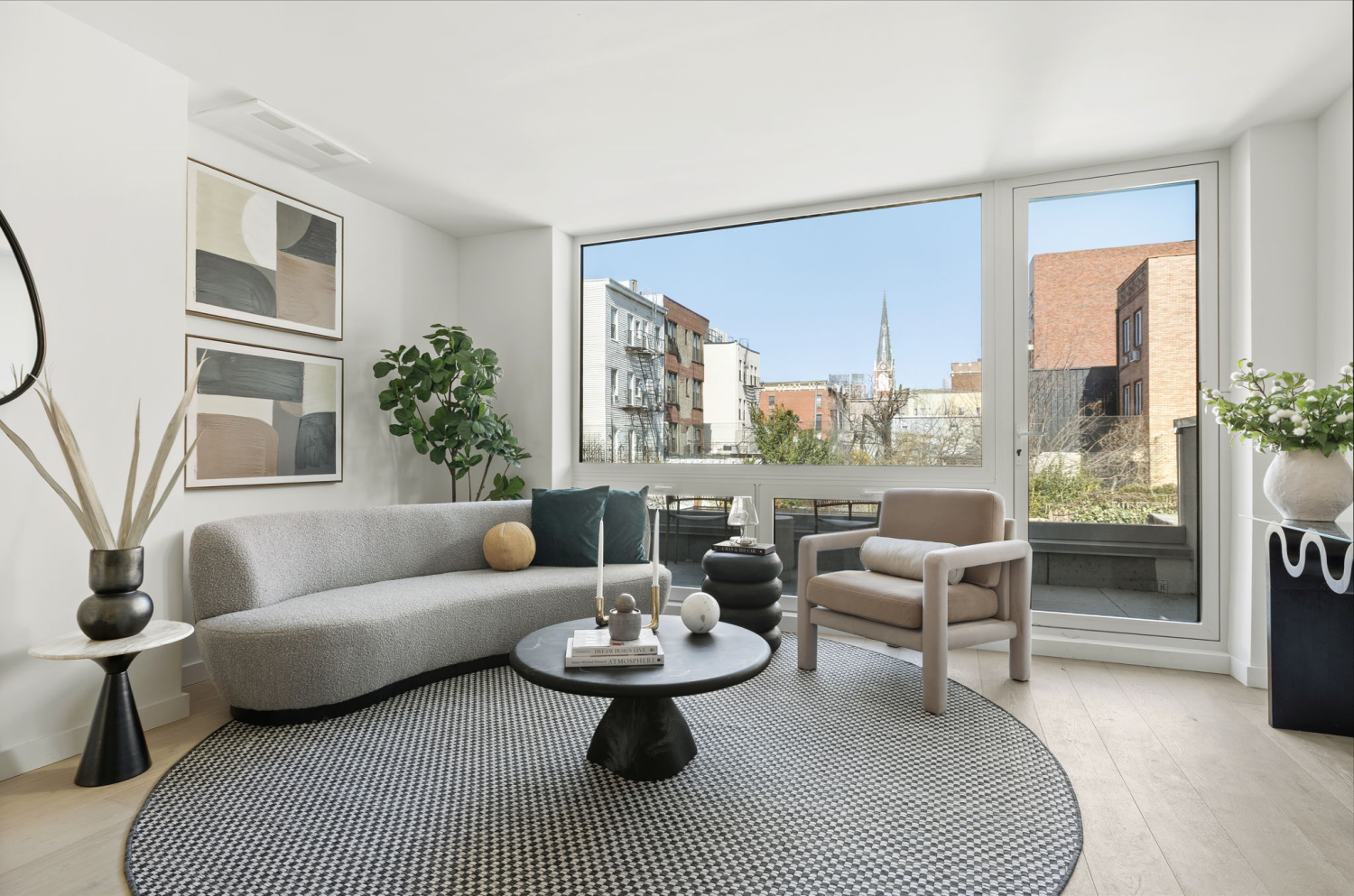 123 MESEROLE Avenue 2