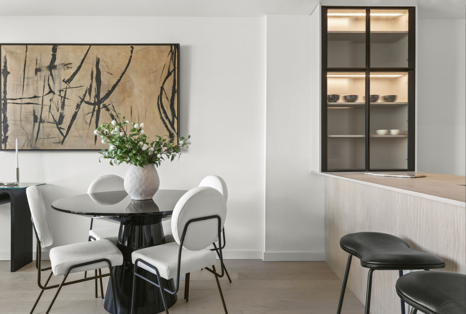 123 MESEROLE Avenue 2
