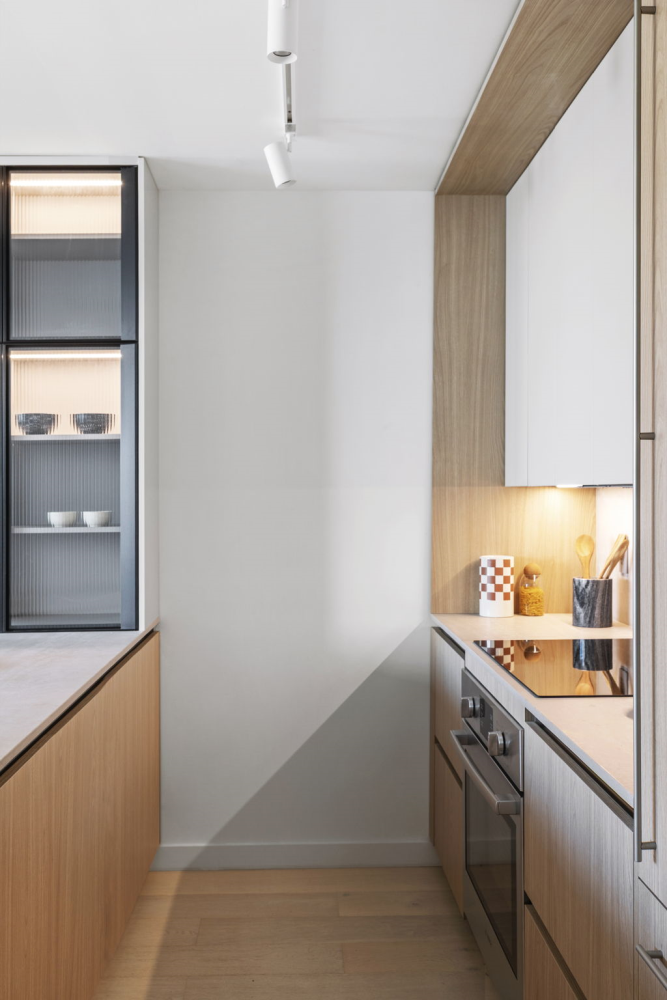 123 MESEROLE Avenue 2