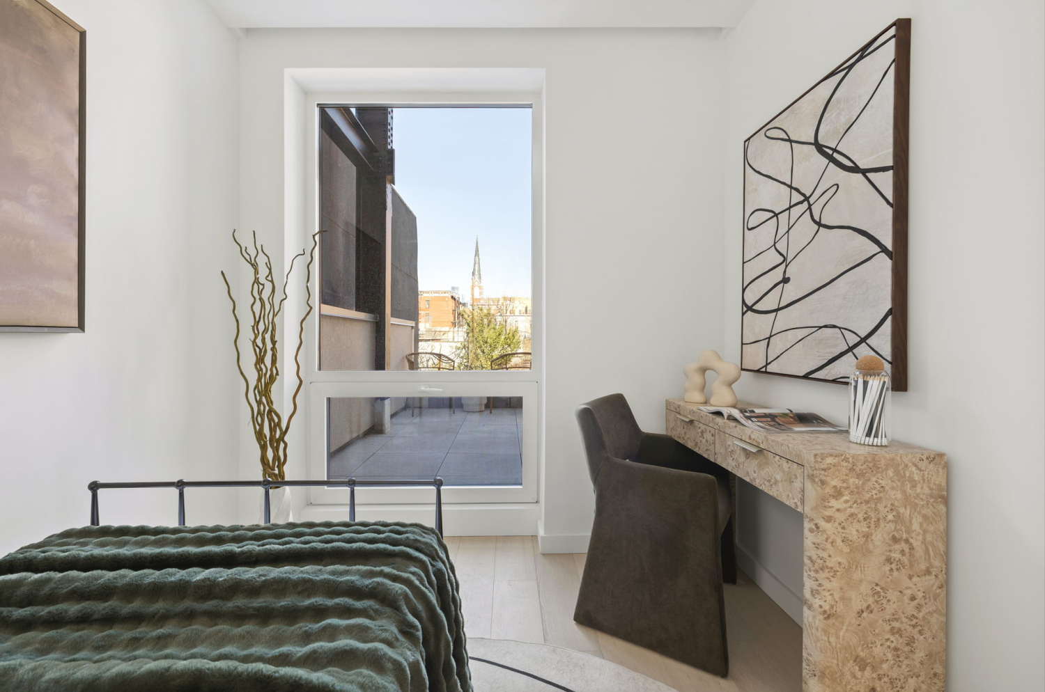 123 MESEROLE Avenue 2
