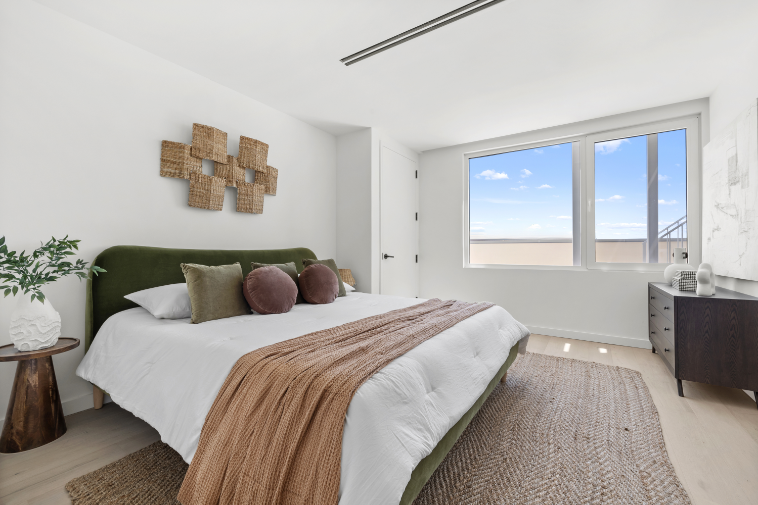 123 MESEROLE Avenue PH