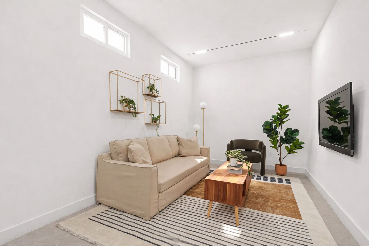 61 N HENRY Street GARDEN1