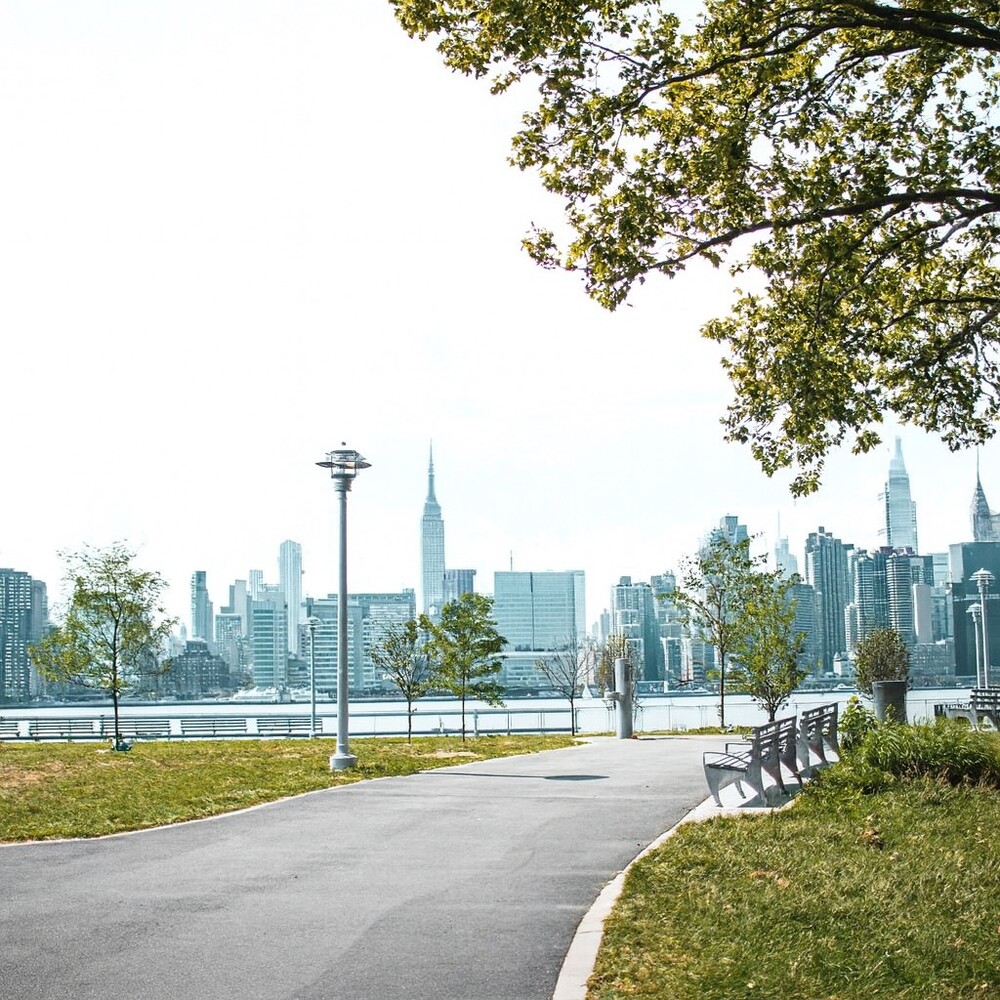 983 MANHATTAN Avenue 2F