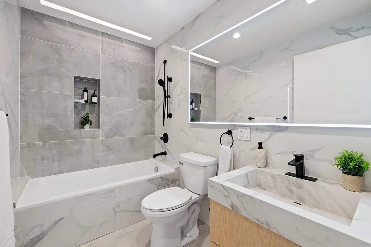 174 N 6TH Street TH1