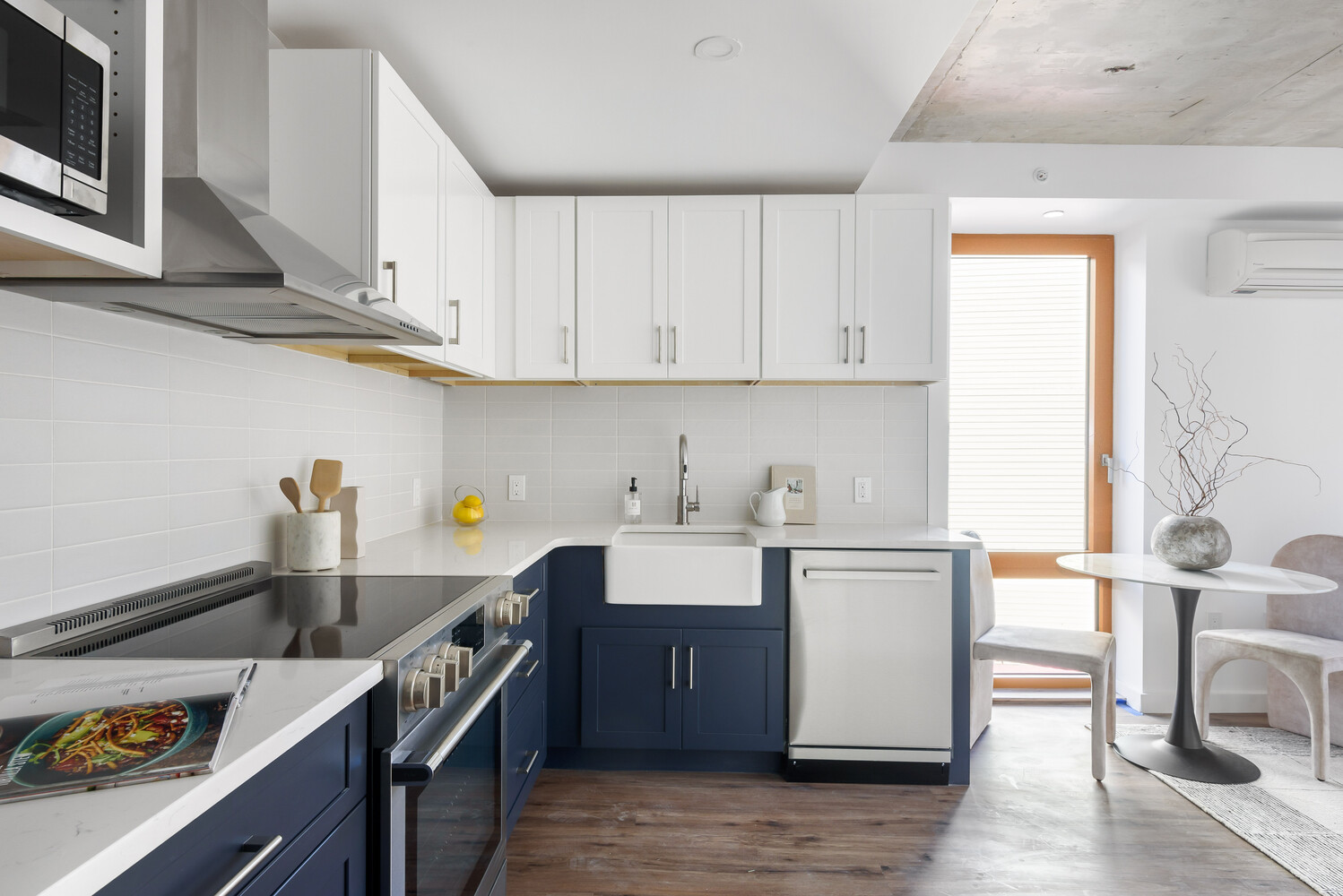 540 GRAHAM Avenue 402