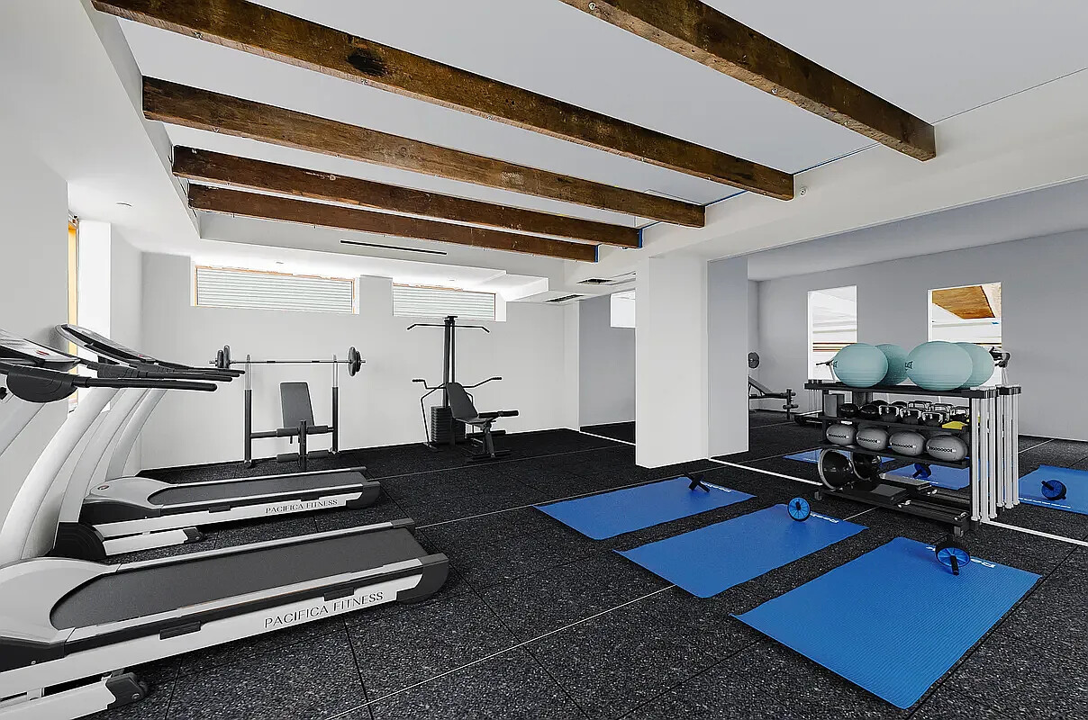 540 GRAHAM Avenue 402