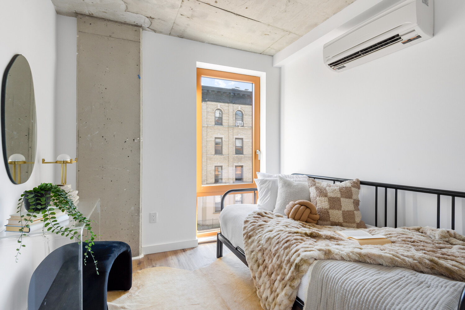 540 GRAHAM Avenue 402