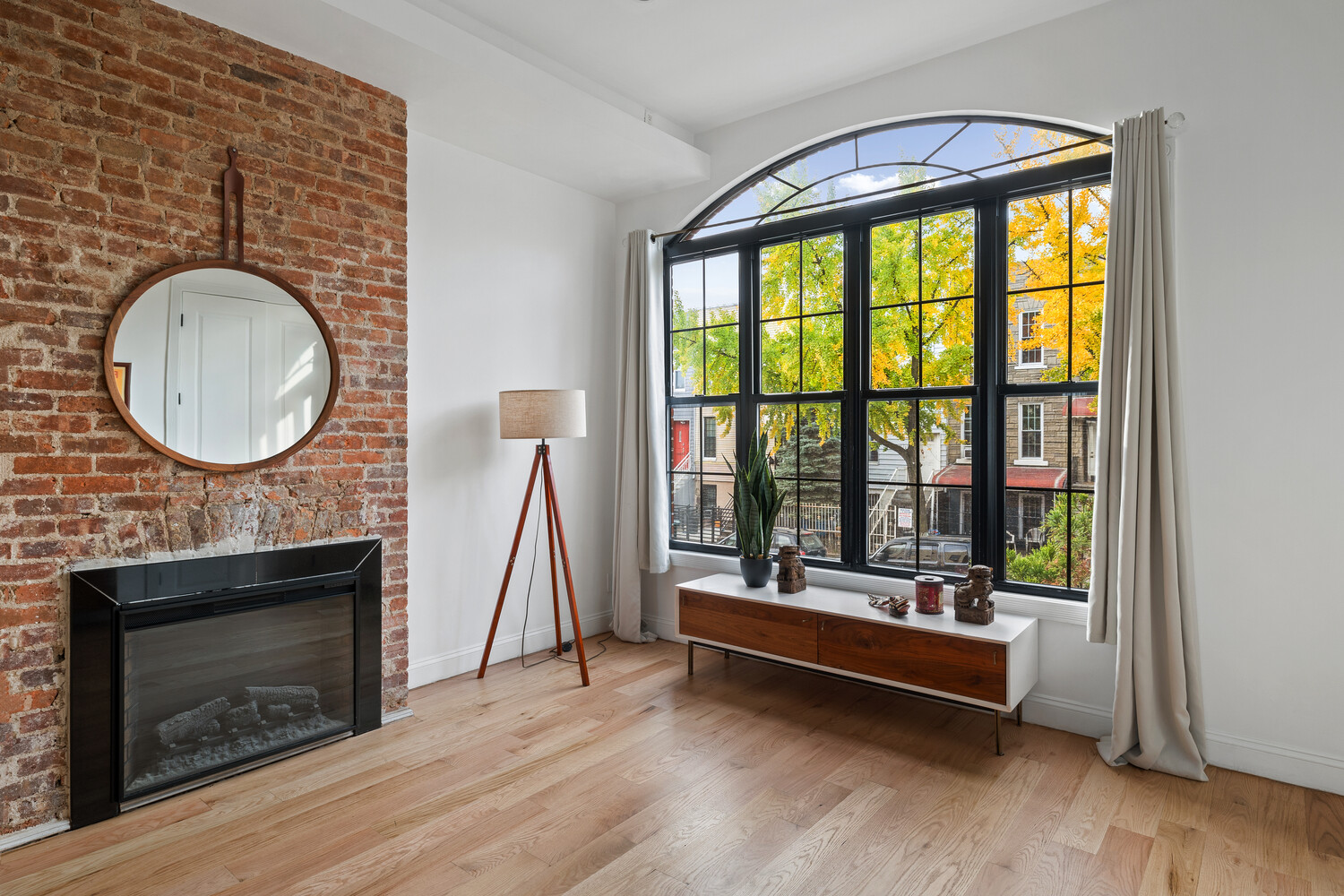 170 SCHAEFER Street TH1