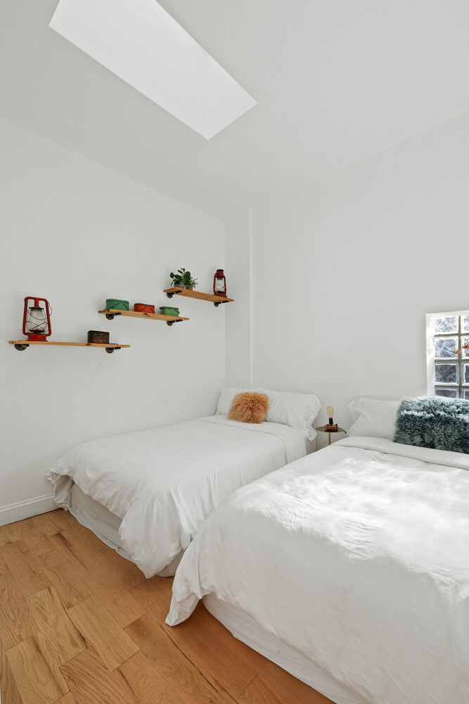 170 SCHAEFER Street TH1