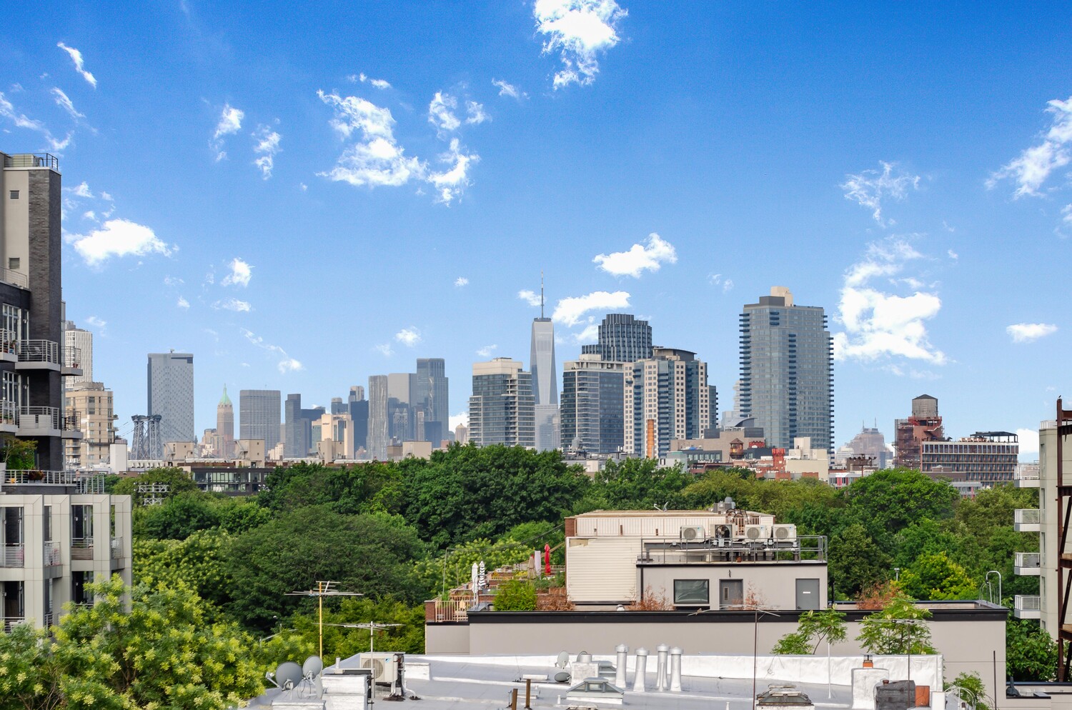 540 GRAHAM Avenue 203