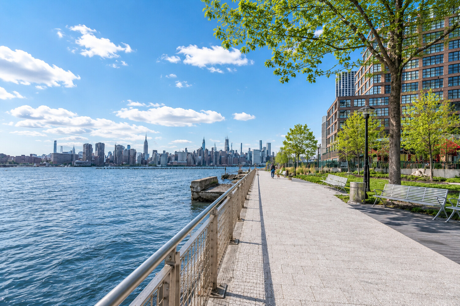 29 HURON Street 6CW
