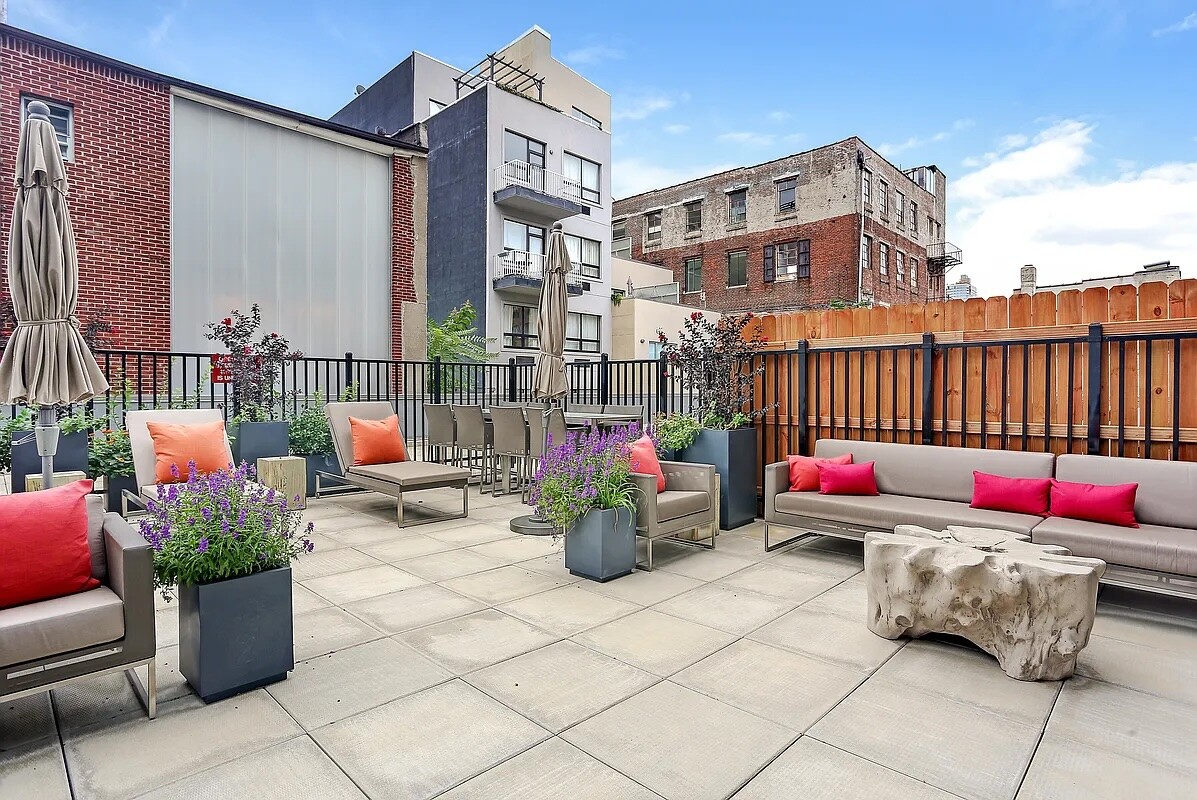 212 N 9TH Street 2DE