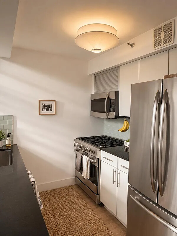 236 N 7TH Street 2R