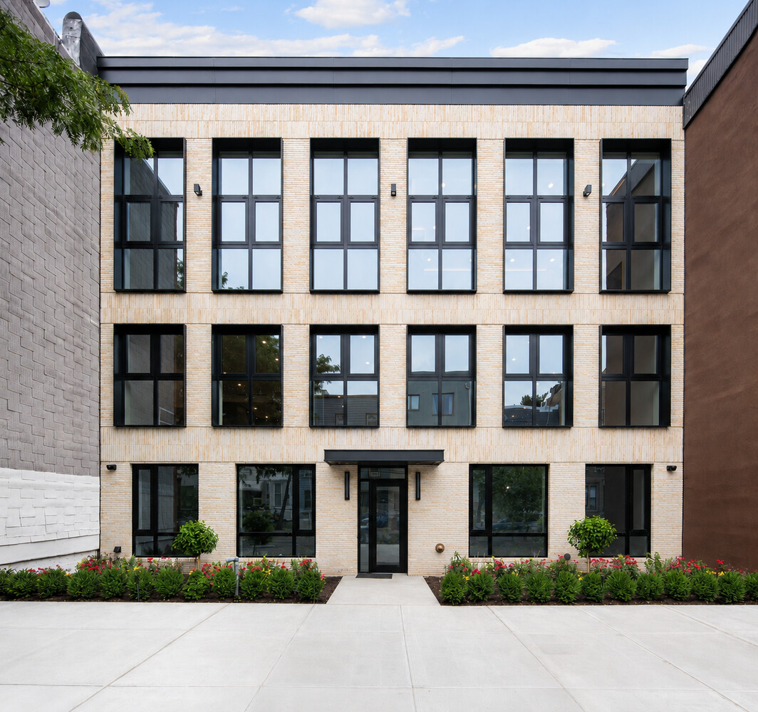 151 FREEMAN Street 2B