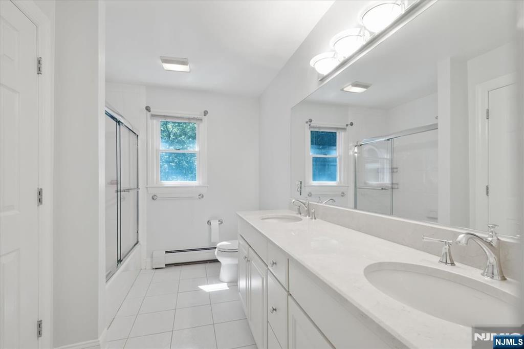 6 Hunting Ridge Court