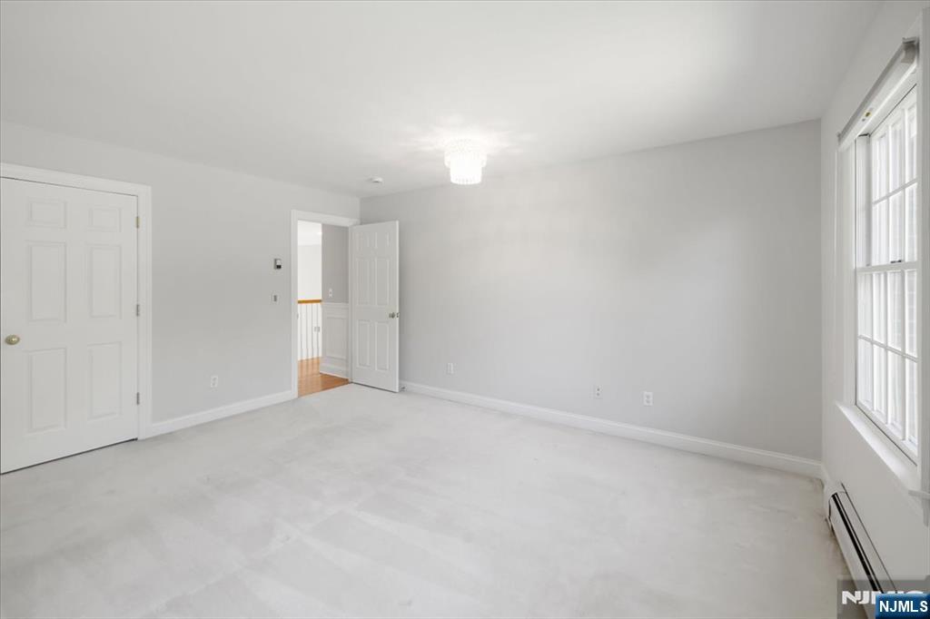 6 Hunting Ridge Court