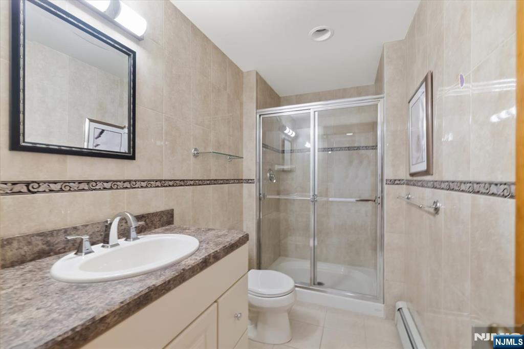 6 Hunting Ridge Court