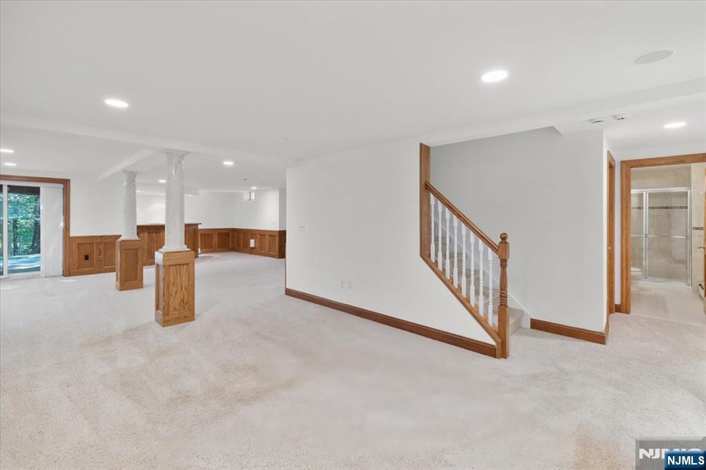 6 Hunting Ridge Court