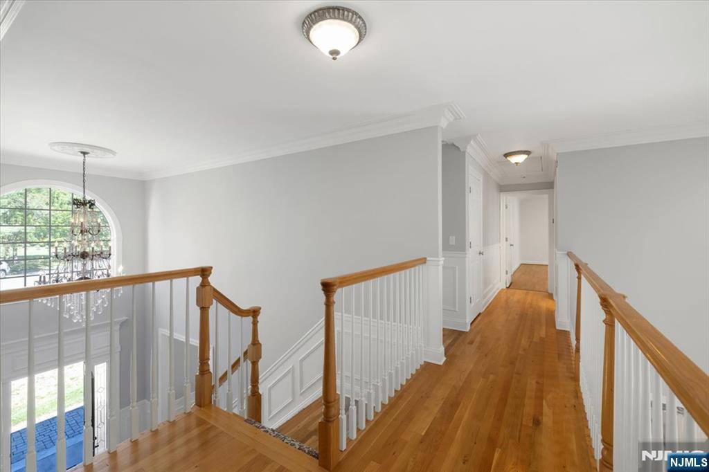 6 Hunting Ridge Court