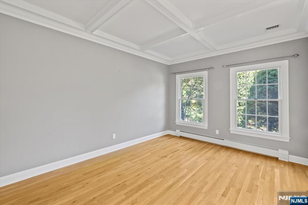 6 Hunting Ridge Court