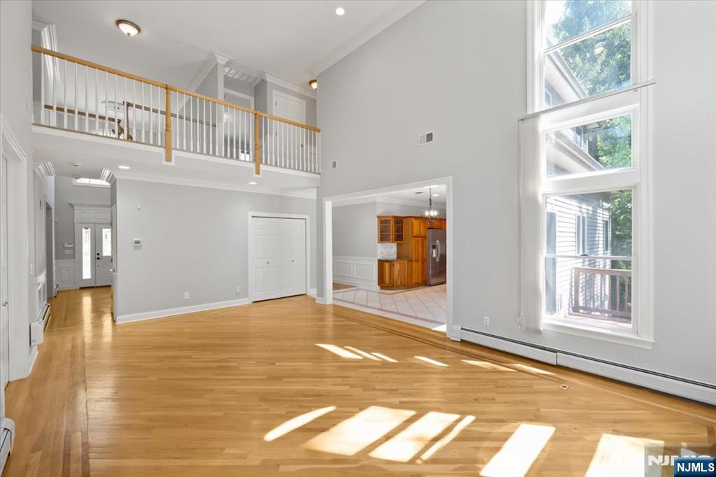 6 Hunting Ridge Court
