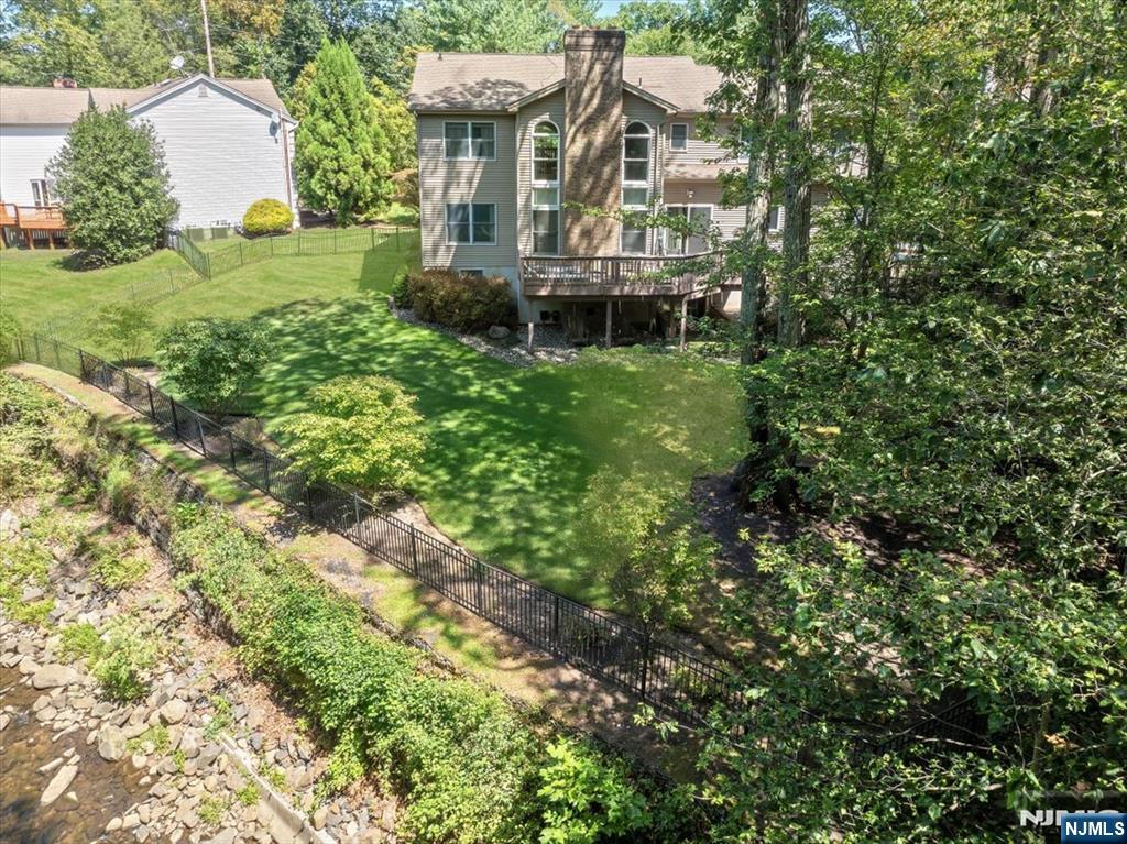 6 Hunting Ridge Court