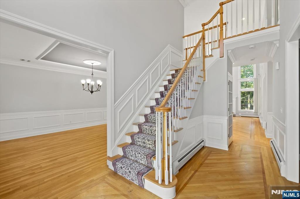 6 Hunting Ridge Court