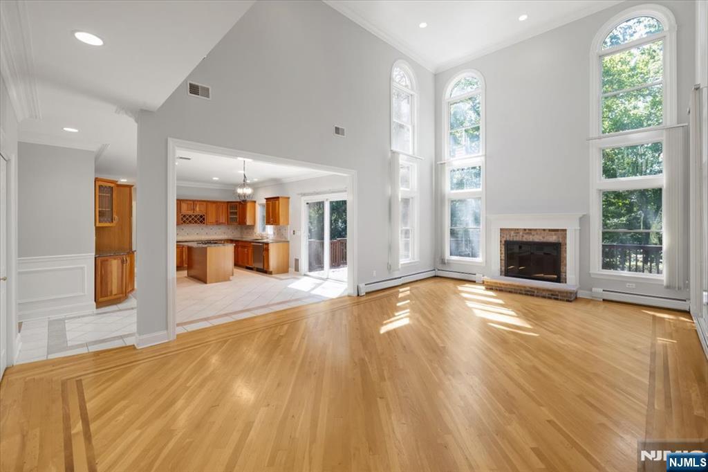 6 Hunting Ridge Court