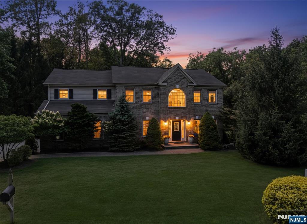 6 Hunting Ridge Court