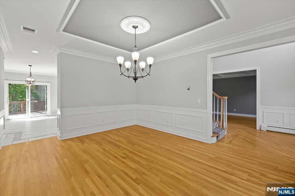 6 Hunting Ridge Court
