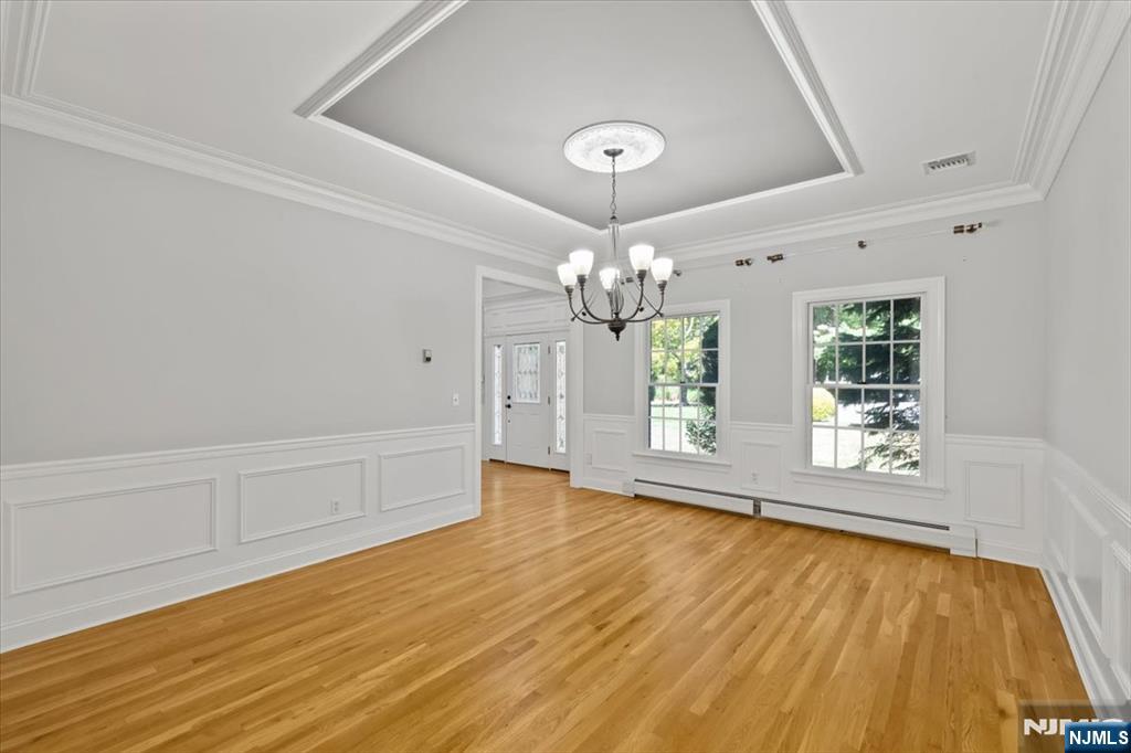 6 Hunting Ridge Court