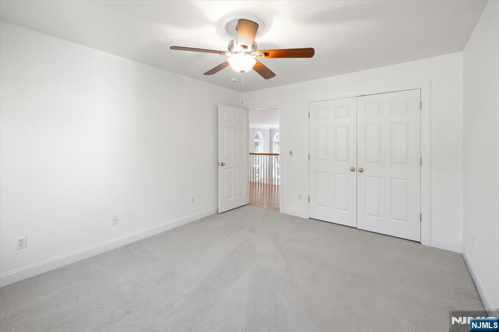 6 Hunting Ridge Court