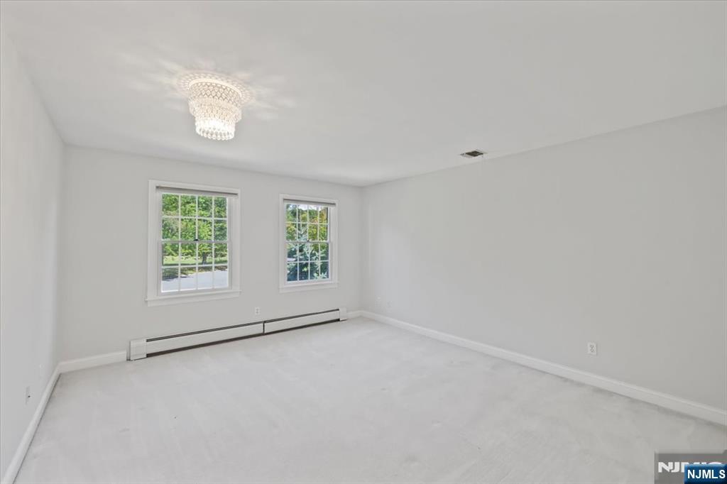 6 Hunting Ridge Court