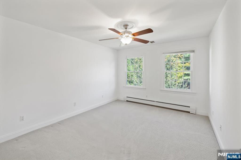 6 Hunting Ridge Court
