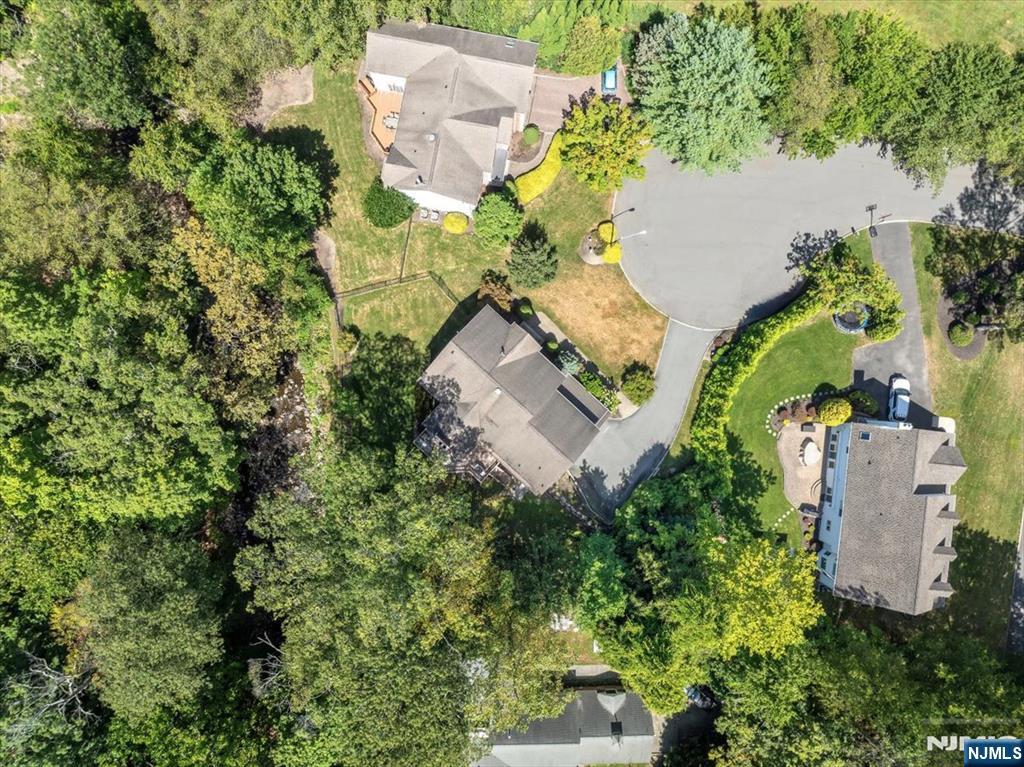 6 Hunting Ridge Court