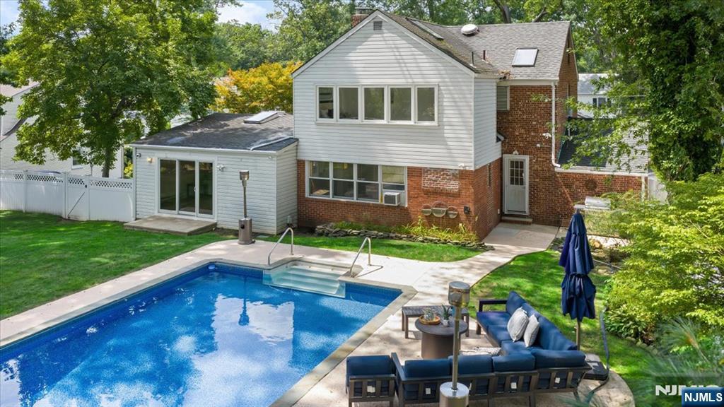 778 Oak Avenue