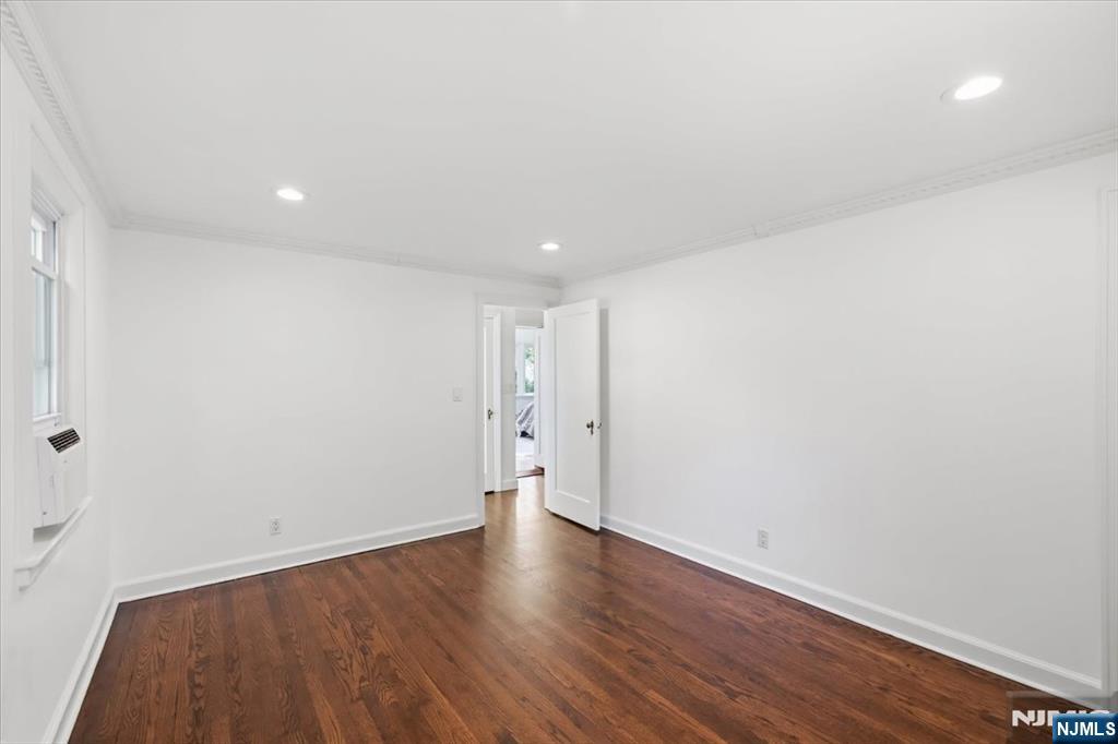 778 Oak Avenue