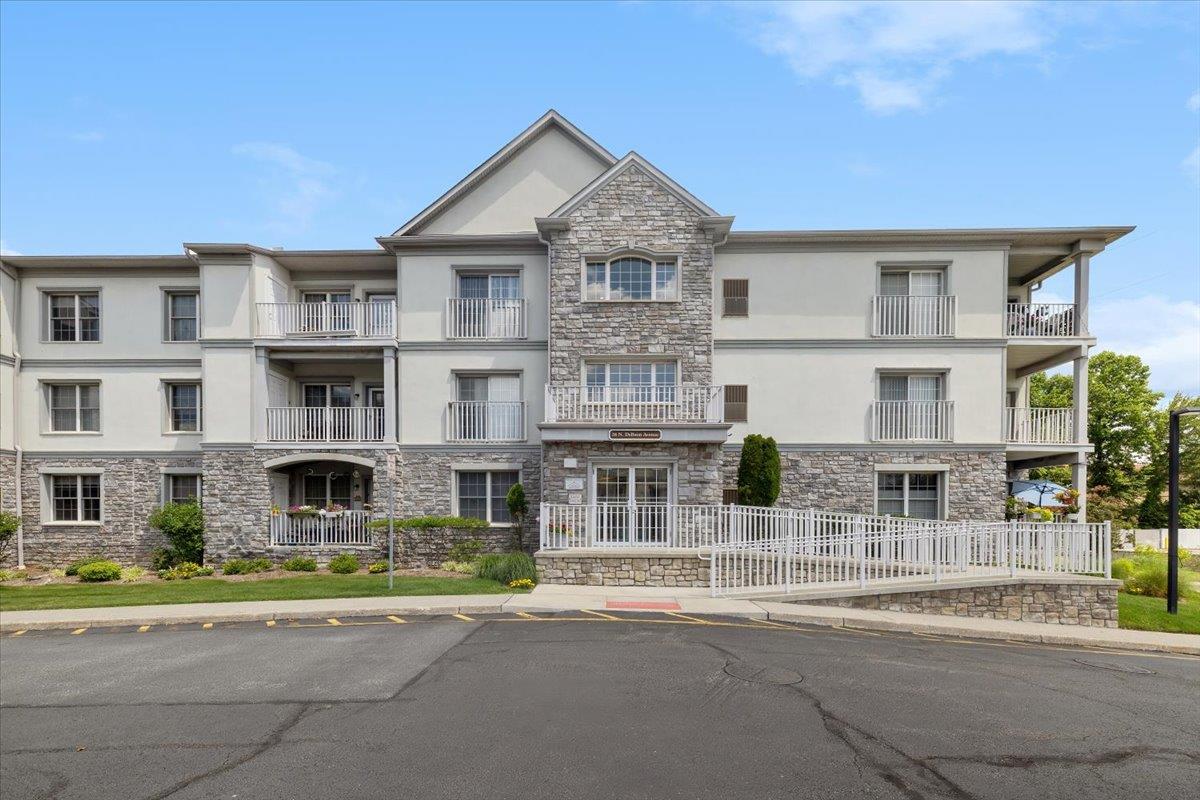 26 N De Baun Avenue Unit: 303