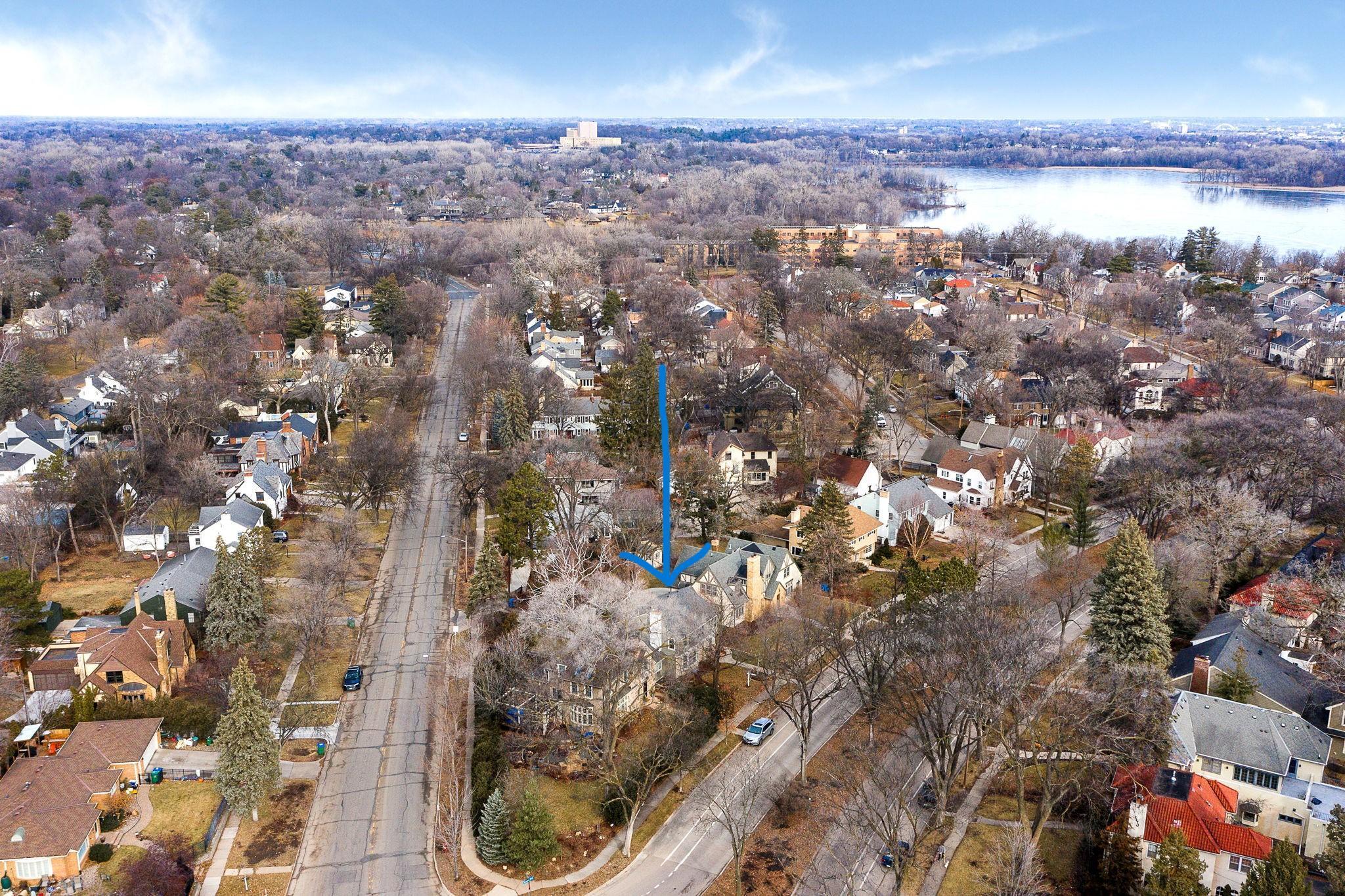 2844 Sunset Boulevard