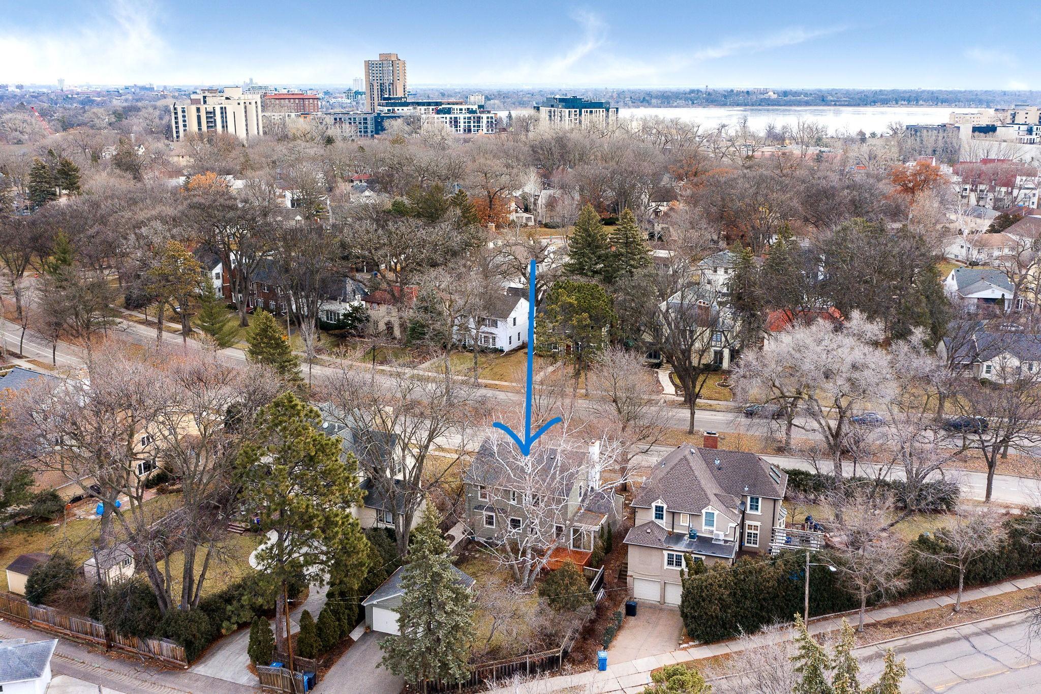 2844 Sunset Boulevard