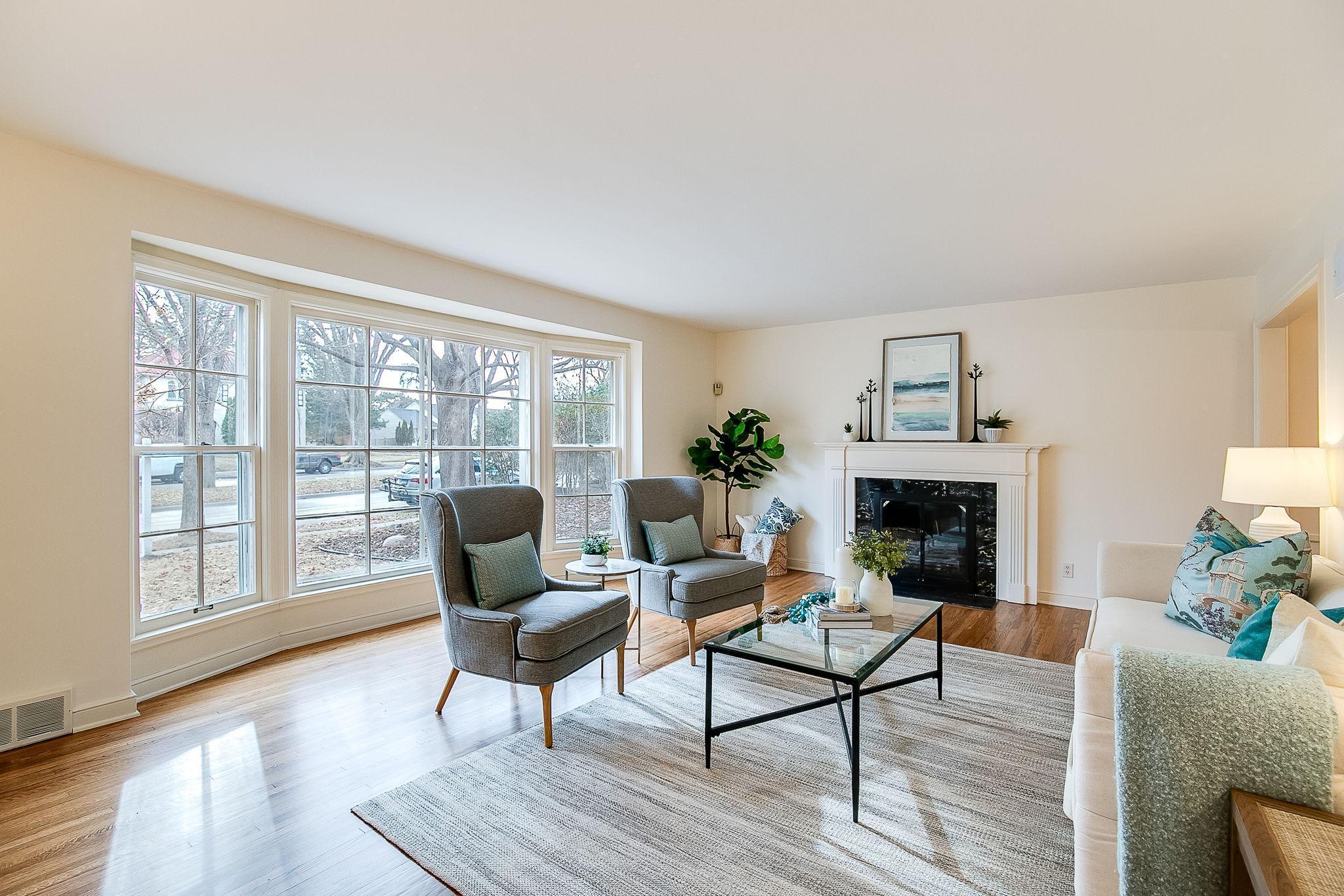 2844 Sunset Boulevard