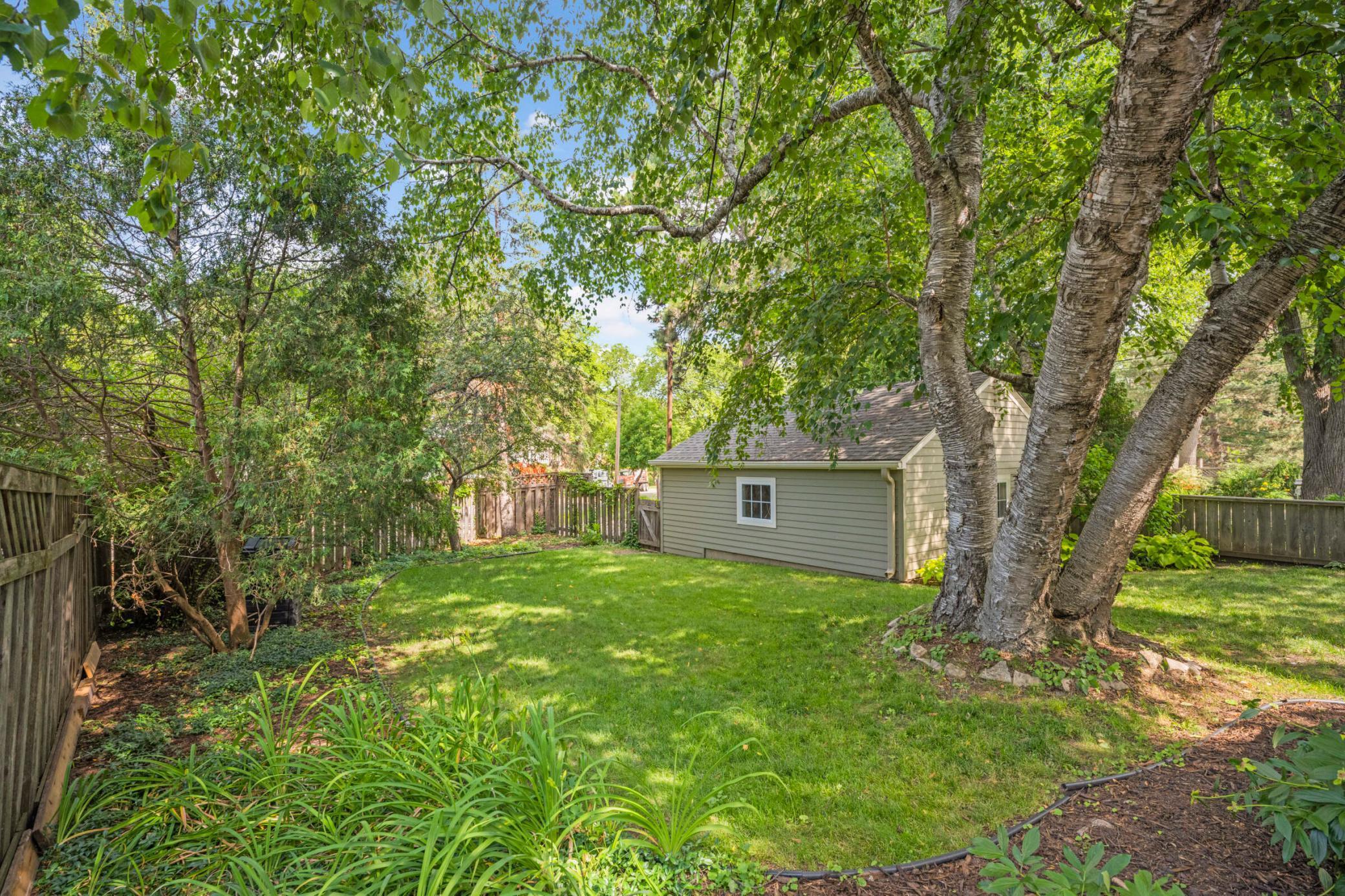 2844 Sunset Boulevard