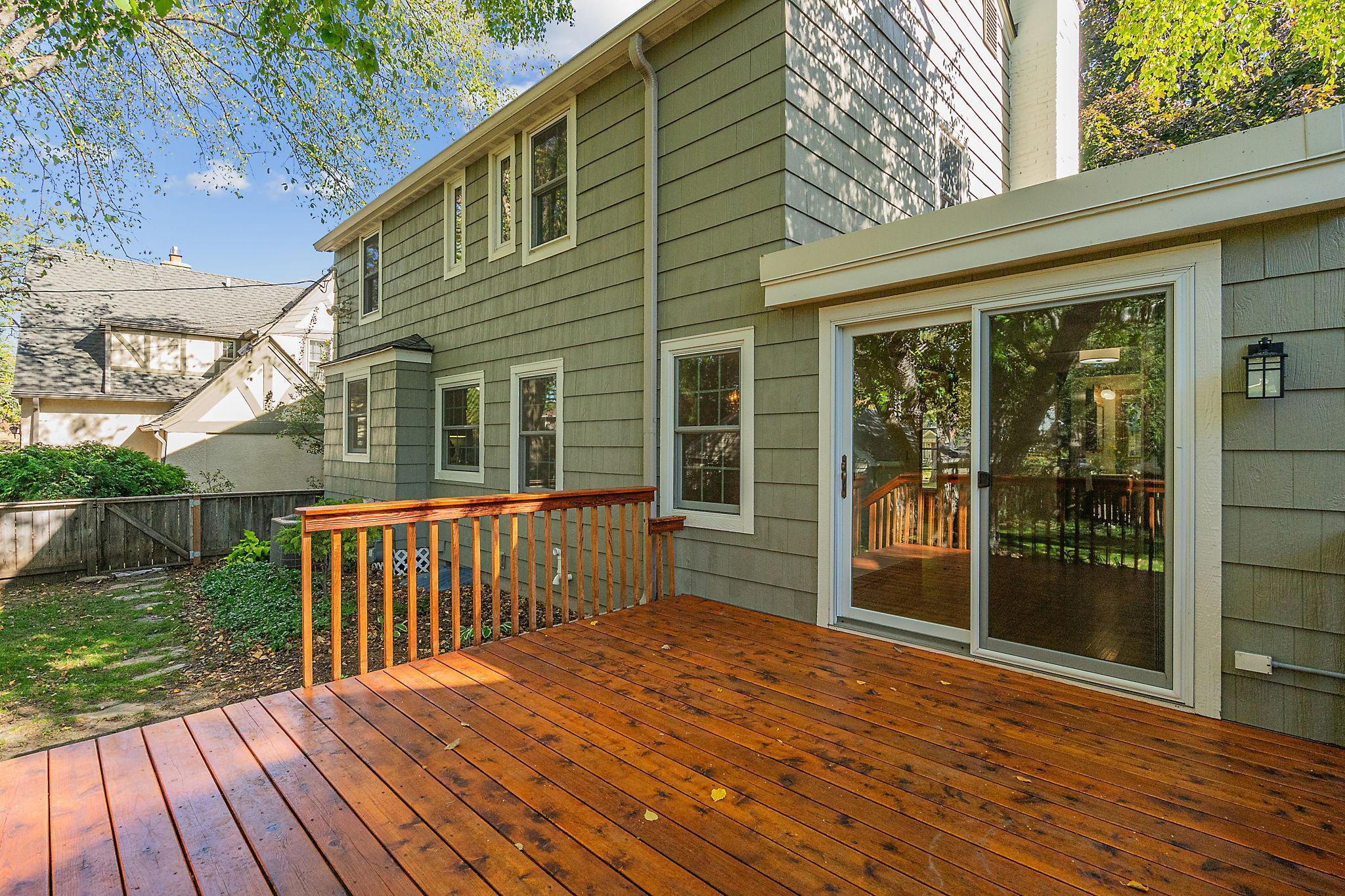 2844 Sunset Boulevard