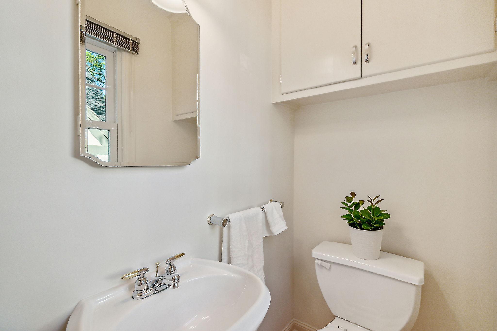 2844 Sunset Boulevard